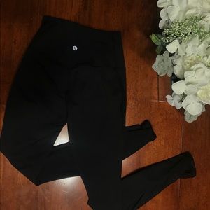 Lululemon deep breath tight